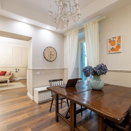 Charming Apartment With Patio A Few Steps From Colosseum Exteriör bild