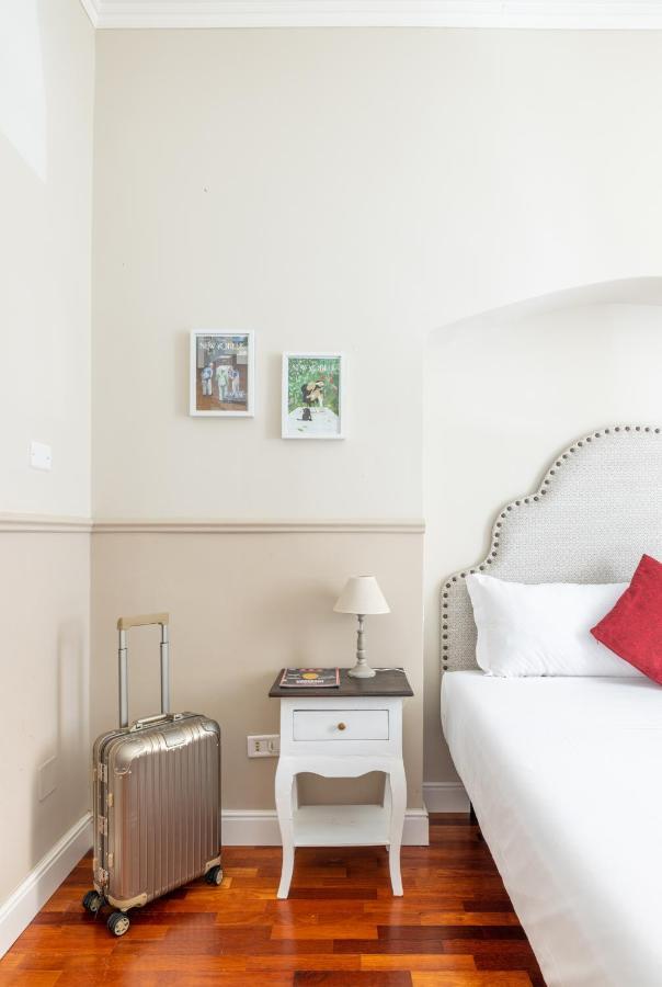 Charming Apartment With Patio A Few Steps From Colosseum Exteriör bild