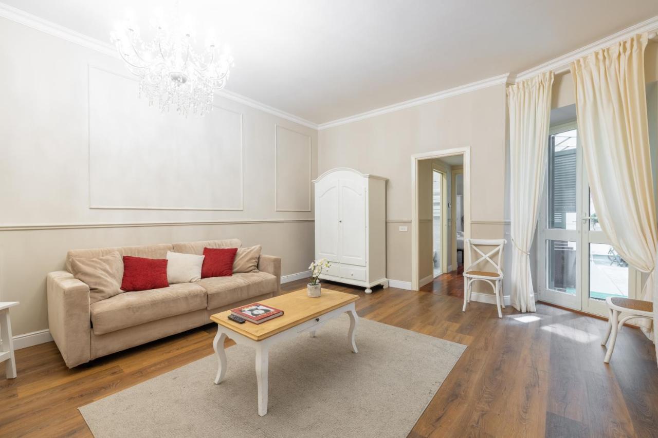 Charming Apartment With Patio A Few Steps From Colosseum Exteriör bild