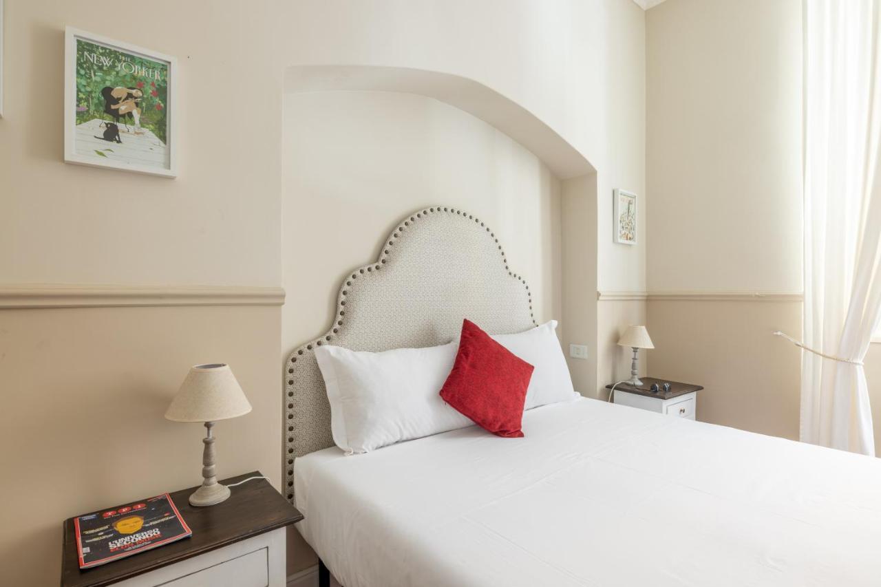 Charming Apartment With Patio A Few Steps From Colosseum Exteriör bild