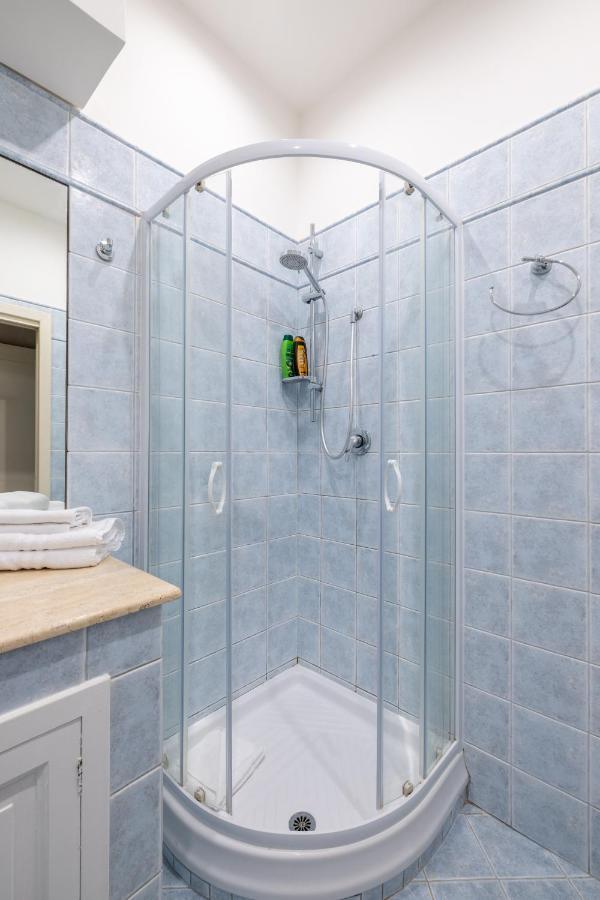Charming Apartment With Patio A Few Steps From Colosseum Exteriör bild