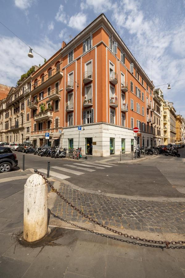 Charming Apartment With Patio A Few Steps From Colosseum Exteriör bild