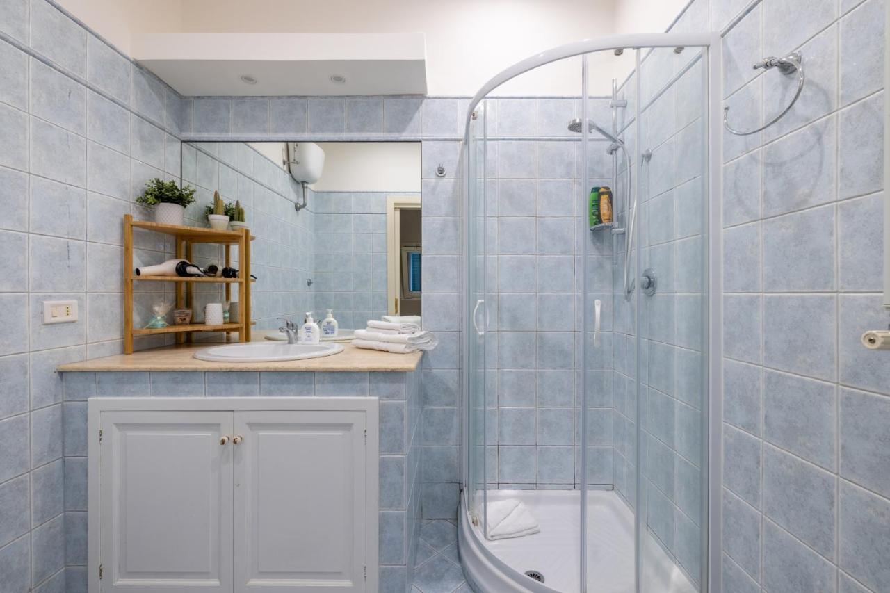 Charming Apartment With Patio A Few Steps From Colosseum Exteriör bild