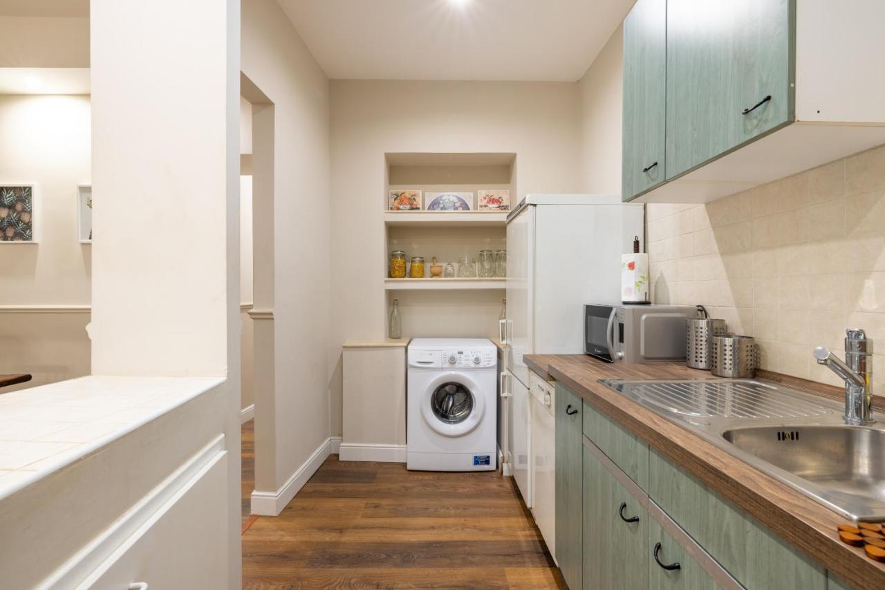 Charming Apartment With Patio A Few Steps From Colosseum Exteriör bild